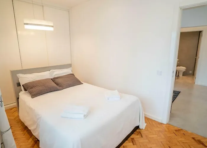 Casual @ 5 De Outubro Lisbona